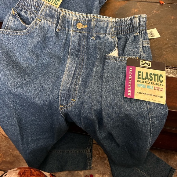 Vintage Lee Elastic Riders relaxed fit tapered ankle in size 16WP and 14WM jeans - Picture 5 of 9